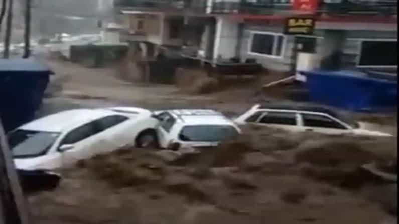 Dharamshala Flood: ಹಿಮಾಚಲಪ್ರದೇಶದ ಧರ್ಮಶಾಲಾದಲ್ಲಿ ಭಾರೀ ಪ್ರವಾಹ; ಕಣ್ಣೆದುರೇ ಕೊಚ್ಚಿಹೋಯ್ತು ಕಾರುಗಳು