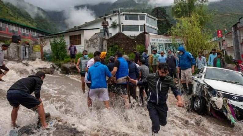 Himachal Pradesh Flood: ಹಿಮಾಚಲಪ್ರದೇಶದಲ್ಲಿ ಭಾರೀ ಮಳೆ; ಭೂಕುಸಿತವಾಗಿ 10 ಜನ ನಾಪತ್ತೆ