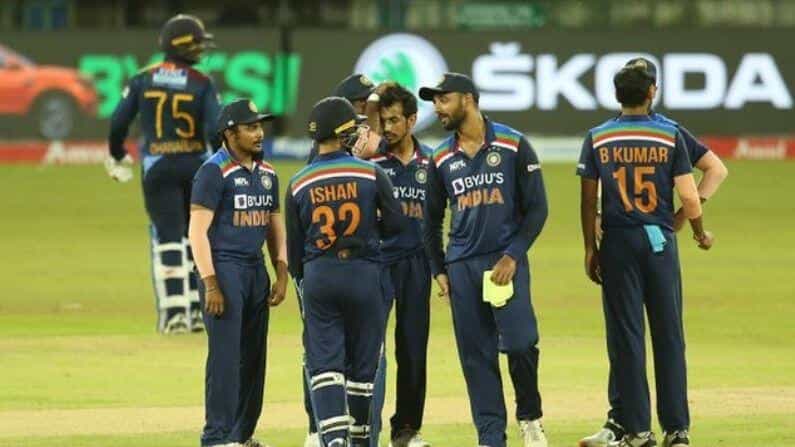 ICC Rankings: ಲಂಕಾ ಪ್ರವಾಸದಲ್ಲಿ ಮಿಂಚಿದ ಭುವಿ- ಚಹಲ್ಗೆ ಮುಂಬಡ್ತಿ.. ಟಾಪ್ 10 ರಲ್ಲಿ ಕೊಹ್ಲಿ- ರಾಹುಲ್ ICC Rankings: ಲಂಕಾ ಪ್ರವಾಸದಲ್ಲಿ ಮಿಂಚಿದ ಭುವಿ- ಚಹಲ್ಗೆ ಮುಂಬಡ್ತಿ.. ಟಾಪ್ 10 ರಲ್ಲಿ ಕೊಹ್ಲಿ- ರಾಹುಲ್