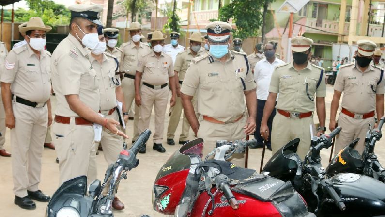 ಪ್ರೈವೇಟ್ ಡಿಟೆಕ್ಟೀವ್ ಸೋಗಿನಲ್ಲಿ ದ್ವಿಚಕ್ರ ವಾಹನಗಳ ಕಳವು: ನೆಲಮಂಗಲ ಪೊಲೀಸರ ಕಾರ್ಯಚರಣೆ ವೇಳೆ ರಹಸ್ಯ ಬಯಲು, ಆರೋಪಿಗಳ ಬಂಧನ