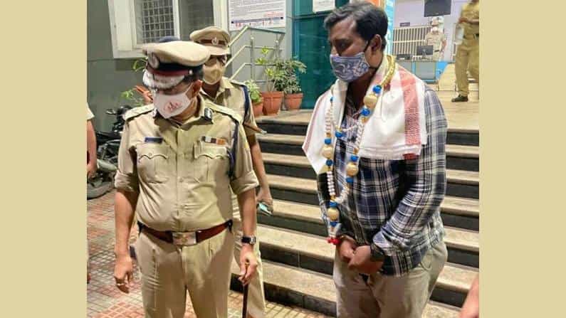 ಕಾನ್ಸ್‌ಟೇಬಲ್‌ಗೆ ಪೇಟ ತೊಡಿಸಿ ಸನ್ಮಾನ; ಶಿವು ಉತ್ತಮ ಕಾರ್ಯಕ್ಕೆ ನಗರ ಪೊಲೀಸ್ ಆಯುಕ್ತ ಪಂತ್ ಶ್ಲಾಘನೆ