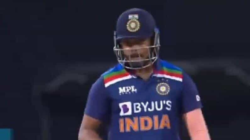 IND vs SL: ಇಂಜುರಿ ನಡುವೆಯೂ ಅಬ್ಬರಿಸಿದ ಪೃಥ್ವಿ ಶಾ; ಲಂಕಾ ಬೌಲರ್ಗಳಿಗೆ ಬೌಂಡರಿಗಳ ಉಡುಗೂರೆ ನೀಡಿದ ದ್ರಾವಿಡ್ ಶಿಷ್ಯ
