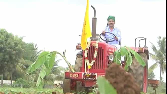 ರೈತರ ಜಮೀನು ಉಳುಮೆಗೆ ಉಚಿತ ಟ್ರಾಕ್ಟರ್; ಓಲಾ, ಉಬರ್ ರೀತಿಯಲ್ಲಿ ಅತ್ಯಾಧುನಿಕ ತಂತ್ರಜ್ಞಾನ ಬಳಸಿ ಬುಕಿಂಗ್