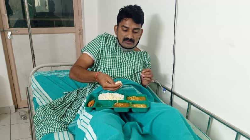 ವಾಹನ ಚೆಕ್ಕಿಂಗ್ ವೇಳೆ ಅಪಘಾತ; ಟ್ರಾಫಿಕ್ ಪೊಲೀಸ್ ಸಿಬ್ಬಂದಿ ಕಾಲಿನ ಮೂಳೆ ಕಟ್