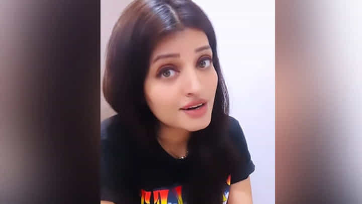Video: ಬಚ್ಚನ್ ಕುಟುಂಬದ ಸೊಸೆಯಂತೆ ಕಾಣುವ ಈ ಮಹಿಳೆ ಐಶ್ವರ್ಯಾ ರೈ ಅಲ್ಲ Video: ಬಚ್ಚನ್ ಕುಟುಂಬದ ಸೊಸೆಯಂತೆ ಕಾಣುವ ಈ ಮಹಿಳೆ ಐಶ್ವರ್ಯಾ ರೈ ಅಲ್ಲ