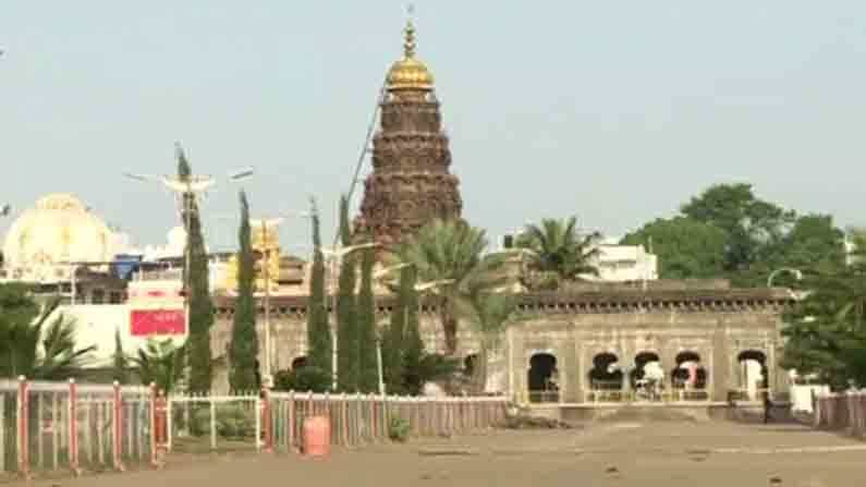 Ashada Amavasya: ಆಷಾಡ ಅಮಾವಾಸ್ಯೆ; ಹಲವೆಡೆ ದೇವಸ್ಥಾನಗಳು ಬಂದ್, ಬಾಗಿಲುಗಳ ಮುಂದೆಯೇ ಭಕ್ತರ ಪೂಜೆ Ashada Amavasya: ಆಷಾಡ ಅಮಾವಾಸ್ಯೆ; ಹಲವೆಡೆ ದೇವಸ್ಥಾನಗಳು ಬಂದ್, ಬಾಗಿಲುಗಳ ಮುಂದೆಯೇ ಭಕ್ತರ ಪೂಜೆ