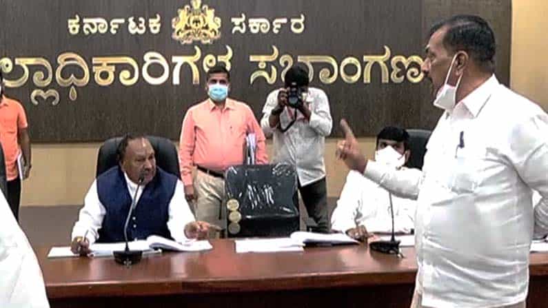 ಕೆ.ಎಸ್.ಈಶ್ವರಪ್ಪನವರ ಮುಂದೆ ಬಿಜೆಪಿ ಎಂಎಲ್ಸಿ ಆಯನೂರ್ ಮಂಜುನಾಥ್ ಹೈಡ್ರಾಮಾ ಕೆ.ಎಸ್.ಈಶ್ವರಪ್ಪನವರ ಮುಂದೆ ಬಿಜೆಪಿ ಎಂಎಲ್ಸಿ ಆಯನೂರ್ ಮಂಜುನಾಥ್ ಹೈಡ್ರಾಮಾ
