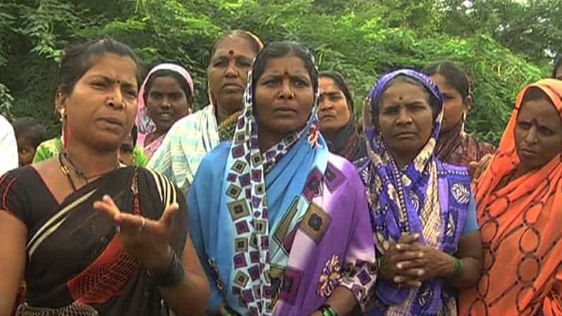 ಮಳೆ ಅವಾಂತರ: ಕಾಳಜಿ ಕೇಂದ್ರದಲ್ಲಿ ತಮ್ಮ ಪರಿಸ್ಥಿತಿ ನೆನೆದು ಮಹಿಳೆಯರ ಕಣ್ಣೀರು ಮಳೆ ಅವಾಂತರ: ಕಾಳಜಿ ಕೇಂದ್ರದಲ್ಲಿ ತಮ್ಮ ಪರಿಸ್ಥಿತಿ ನೆನೆದು ಮಹಿಳೆಯರ ಕಣ್ಣೀರು