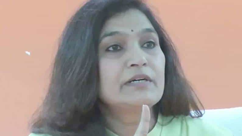 ಶಿವಸೇನೆ ಸಂಸದೆ ಮನೆ, ಕಚೇರಿ ಸೇರಿ 5 ಸ್ಥಳಗಳ ಮೇಲೆ ಇಡಿ ದಾಳಿ; ಮಹತ್ವದ ದಾಖಲೆ ವಶ ಶಿವಸೇನೆ ಸಂಸದೆ ಮನೆ, ಕಚೇರಿ ಸೇರಿ 5 ಸ್ಥಳಗಳ ಮೇಲೆ ಇಡಿ ದಾಳಿ; ಮಹತ್ವದ ದಾಖಲೆ ವಶ
