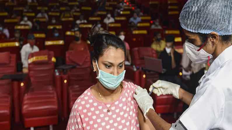 West Bengal ಪಶ್ಚಿಮ ಬಂಗಾಳದಲ್ಲಿ ಕೊವಿಡ್ ಲಸಿಕೆ ವ್ಯರ್ಥ ಆಗಿಲ್ಲ; ಸಿರಿಂಜ್ ಕೊರತೆಯೇ ಇಲ್ಲಿನ ಸಮಸ್ಯೆ West Bengal ಪಶ್ಚಿಮ ಬಂಗಾಳದಲ್ಲಿ ಕೊವಿಡ್ ಲಸಿಕೆ ವ್ಯರ್ಥ ಆಗಿಲ್ಲ; ಸಿರಿಂಜ್ ಕೊರತೆಯೇ ಇಲ್ಲಿನ ಸಮಸ್ಯೆ