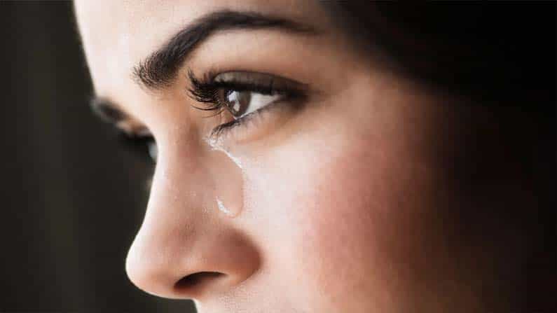 Crying Benefits: ಅಳುವುದು ಒಳ್ಳೆಯದು! ಕಣ್ಣೀರು ಹೊರ ಹೋಗುವುದರಿಂದ ಆರೋಗ್ಯ ಪ್ರಯೋಜನಗಳು ಎಷ್ಟಿವೆ ಗೊತ್ತೇ? Crying Benefits: ಅಳುವುದು ಒಳ್ಳೆಯದು! ಕಣ್ಣೀರು ಹೊರ ಹೋಗುವುದರಿಂದ ಆರೋಗ್ಯ ಪ್ರಯೋಜನಗಳು ಎಷ್ಟಿವೆ ಗೊತ್ತೇ?