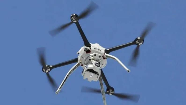 ಸಾಂಬಾ ಜಿಲ್ಲೆಯ ನಾಲ್ಕು ಕಡೆ ರಾತ್ರಿ ಡ್ರೋನ್ ಹಾರಾಡಿದ ಶಂಕೆ; ಮಿನುಗುವ ಬೆಳಕು ಕಂಡು ಆತಂಕಗೊಂಡ ಸ್ಥಳೀಯರು ಸಾಂಬಾ ಜಿಲ್ಲೆಯ ನಾಲ್ಕು ಕಡೆ ರಾತ್ರಿ ಡ್ರೋನ್ ಹಾರಾಡಿದ ಶಂಕೆ; ಮಿನುಗುವ ಬೆಳಕು ಕಂಡು ಆತಂಕಗೊಂಡ ಸ್ಥಳೀಯರು