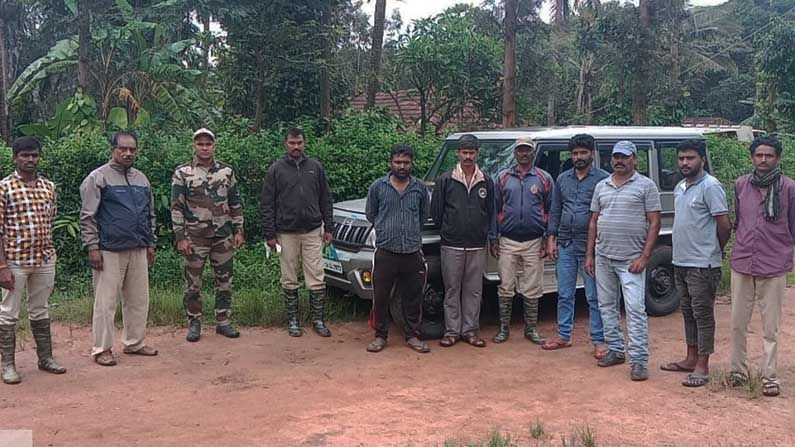 ಕಾಡಾನೆಗಳ ನಿರಂತರ ದಾಳಿಯಿಂದ ರೈತರು ಕಂಗೆಟ್ಟಿದ್ದು, ಅರಣ್ಯ ಸಿಬ್ಬಂದಿಗಳ ವಿರುದ್ಧ ಗ್ರಾಮಸ್ಥರು ಆಕ್ರೋಶ ಹೊರಹಾಕಿದ್ದಾರೆ.