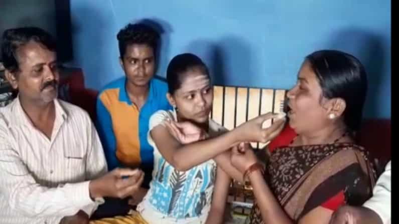 ಮುಖಚಂಡಿಯ ಎಸ್ಎಸ್ಎಲ್ಸಿ ಸಾಧಕಿಗೆ ಹೃದಯ ಕಾಯಿಲೆ: ಸಚಿವ ಗೋವಿಂದ ಕಾರಜೋಳ ಸ್ಪಂದನೆ ಮುಖಚಂಡಿಯ ಎಸ್ಎಸ್ಎಲ್ಸಿ ಸಾಧಕಿಗೆ ಹೃದಯ ಕಾಯಿಲೆ: ಸಚಿವ ಗೋವಿಂದ ಕಾರಜೋಳ ಸ್ಪಂದನೆ
