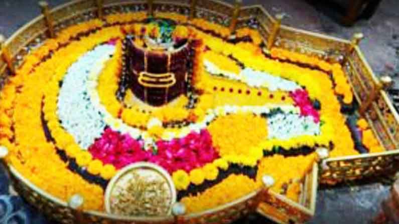 12. ಘೃಷ್ಣೇಶ್ವರ ಜ್ಯೋತಿರ್ಲಿಂಗ, ಮಹಾರಾಷ್ಟ್ರ (Grishneshwar Jyotirlinga, Maharashtra): ಘೃಷ್ಣೇಶ್ವರ ಜ್ಯೋತಿರ್ಲಿಂಗವು ಮಹಾರಾಷ್ಟ್ರದ ಜೌರಂಗಬಾದ್ ನಗರದಿಂದ 30ಕಿ.ಮೀ ದೂರದಲ್ಲಿದೆ. ಶಿವನ 12 ಜ್ಯೋತಿರ್ಲಿಂಗಗಳಲ್ಲಿ ಇದು ಕೊನೆಯದು. ಈ ಜ್ಯೋತಿರ್ಲಿಂಗವನ್ನು ಘುಷ್ಮೇಶ್ವರ ಎಂದೂ ಕರೆಯುತ್ತಾರೆ.