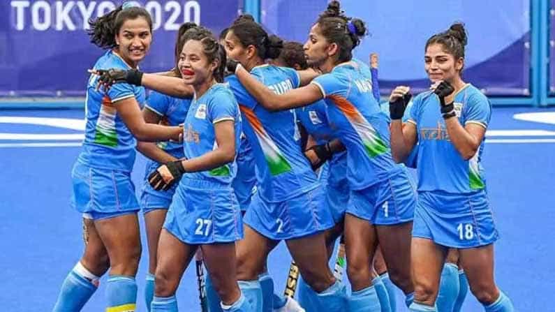 Tokyo Olympics: ಭಾರತ ಮಹಿಳಾ ಹಾಕಿ ತಂಡದ ಆಟಗಾರರಿಗೆ ಮನೆ ಕಟ್ಟಲು ಹಣ, ಕಾರು: ವಜ್ರದ ವ್ಯಾಪಾರಿ ಘೋಷಣೆ Tokyo Olympics: ಭಾರತ ಮಹಿಳಾ ಹಾಕಿ ತಂಡದ ಆಟಗಾರರಿಗೆ ಮನೆ ಕಟ್ಟಲು ಹಣ, ಕಾರು: ವಜ್ರದ ವ್ಯಾಪಾರಿ ಘೋಷಣೆ