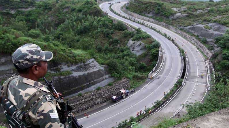 ಜಮ್ಮು-ಕಾಶ್ಮೀರದ ವಿಶೇಷ ಸ್ಥಾನಮಾನ ರದ್ದುಗೊಳಿಸಿ 2ವರ್ಷ; ಇಷ್ಟು ದಿನಗಳಲ್ಲಿ ಅಲ್ಲಿ ಆಗಿರುವ ಬದಲಾವಣೆಗಳೇನು?-ಇಲ್ಲಿದೆ ಮಾಹಿತಿ ಜಮ್ಮು-ಕಾಶ್ಮೀರದ ವಿಶೇಷ ಸ್ಥಾನಮಾನ ರದ್ದುಗೊಳಿಸಿ 2ವರ್ಷ; ಇಷ್ಟು ದಿನಗಳಲ್ಲಿ ಅಲ್ಲಿ ಆಗಿರುವ ಬದಲಾವಣೆಗಳೇನು?-ಇಲ್ಲಿದೆ ಮಾಹಿತಿ