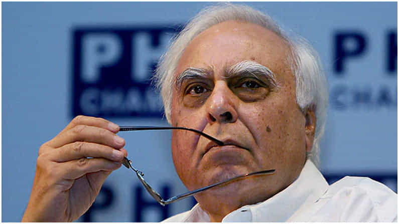 ಕಾಂಗ್ರೆಸ್ ಕಣ್ಣುಮುಚ್ಚಿಕೊಂಡು ಮುಂದೆ ಹೋಗುತ್ತಿದೆ: ಸುಶ್ಮಿತಾ ದೇವ್ ರಾಜೀನಾಮೆ ಬೆನ್ನಲ್ಲೇ ಕಪಿಲ್ ಸಿಬಲ್ ಟೀಕೆ ಕಾಂಗ್ರೆಸ್ ಕಣ್ಣುಮುಚ್ಚಿಕೊಂಡು ಮುಂದೆ ಹೋಗುತ್ತಿದೆ: ಸುಶ್ಮಿತಾ ದೇವ್ ರಾಜೀನಾಮೆ ಬೆನ್ನಲ್ಲೇ ಕಪಿಲ್ ಸಿಬಲ್ ಟೀಕೆ
