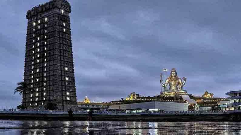 Shravan Somwar 2021: ಶ್ರಾವಣ ಸೋಮವಾರದಂದು ಶಿವನ ಪೂಜೆ ಹೇಗಿರಬೇಕು? ಇಲ್ಲಿದೆ ಶಿವನನ್ನು ಒಳಿಸಿಕೊಳ್ಳುವ ಮಂತ್ರ Shravan Somwar 2021: ಶ್ರಾವಣ ಸೋಮವಾರದಂದು ಶಿವನ ಪೂಜೆ ಹೇಗಿರಬೇಕು? ಇಲ್ಲಿದೆ ಶಿವನನ್ನು ಒಳಿಸಿಕೊಳ್ಳುವ ಮಂತ್ರ