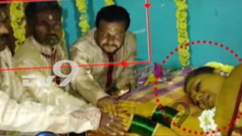 ನಕಲಿ ನಾಗಕನ್ನಿಕೆಯ ಅನಾಚಾರ ಬಯಲು: ಮಹಿಳೆ ಆಸ್ಪತ್ರೆಗೆ ದಾಖಲು; ಸ್ಥಳಕ್ಕೆ ಭೇಟಿ ನೀಡಿದ ಪೊಲೀಸರು ನಕಲಿ ನಾಗಕನ್ನಿಕೆಯ ಅನಾಚಾರ ಬಯಲು: ಮಹಿಳೆ ಆಸ್ಪತ್ರೆಗೆ ದಾಖಲು; ಸ್ಥಳಕ್ಕೆ ಭೇಟಿ ನೀಡಿದ ಪೊಲೀಸರು