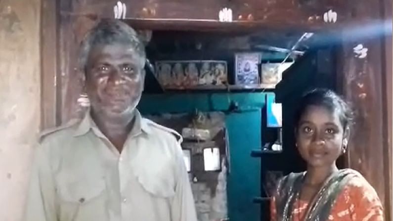 Human Interest Story: ಎಸ್ಸೆಸ್ಸೆಲ್ಸಿ ಪರೀಕ್ಷೆ ಒಟ್ಟಿಗೆ ಬರೆದ ಅಪ್ಪ-ಮಗಳು; ಮಗಳಿಗೆ 83 ಪರ್ಸೆಂಟ್, ತಂದೆ 57 ಪರ್ಸೆಂಟ್ Human Interest Story: ಎಸ್ಸೆಸ್ಸೆಲ್ಸಿ ಪರೀಕ್ಷೆ ಒಟ್ಟಿಗೆ ಬರೆದ ಅಪ್ಪ-ಮಗಳು; ಮಗಳಿಗೆ 83 ಪರ್ಸೆಂಟ್, ತಂದೆ 57 ಪರ್ಸೆಂಟ್