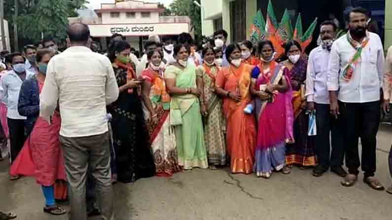 ಸಂಘ ಪರಿವಾರದವರನ್ನು ಭೇಟಿ ಮಾಡಿ ಸಿಎಂ ಬಸವರಾಜ ಬೊಮ್ಮಾಯಿ ವಿರುದ್ಧ ದೂರು ನೀಡುವೆ - ಶಾಸಕ ಓಲೇಕಾರ್