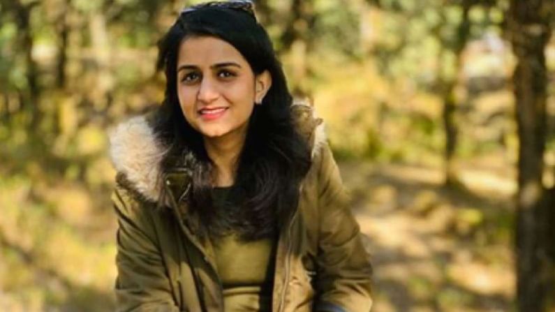 Success Story: ಕಿವುಡಿ ಎಂದು ಮೂದಲಿಸಿದರ ಮುಂದೆ ಐಎಎಸ್ ಅಧಿಕಾರಿಯಾಗಿ ಸಾಧಿಸಿ ತೋರಿಸಿದ ಸೌಮ್ಯ ಶರ್ಮ Success Story: ಕಿವುಡಿ ಎಂದು ಮೂದಲಿಸಿದರ ಮುಂದೆ ಐಎಎಸ್ ಅಧಿಕಾರಿಯಾಗಿ ಸಾಧಿಸಿ ತೋರಿಸಿದ ಸೌಮ್ಯ ಶರ್ಮ