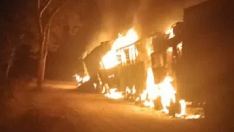 ಅಸ್ಸಾಂನಲ್ಲಿ ಉಗ್ರರಿಂದ ಟ್ರಕ್ಗಳ ಮೇಲೆ ಗುಂಡಿನ ದಾಳಿ; ಐವರು ಸಾವು, ಒಬ್ಬರ ಸ್ಥಿತಿ ಗಂಭೀರ ಅಸ್ಸಾಂನಲ್ಲಿ ಉಗ್ರರಿಂದ ಟ್ರಕ್ಗಳ ಮೇಲೆ ಗುಂಡಿನ ದಾಳಿ; ಐವರು ಸಾವು, ಒಬ್ಬರ ಸ್ಥಿತಿ ಗಂಭೀರ