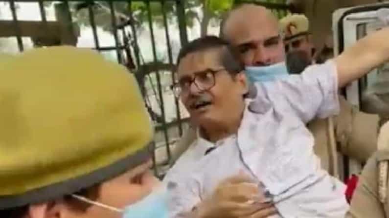 ಬಲವಂತವಾಗಿ ಉತ್ತರ ಪ್ರದೇಶದ ಮಾಜಿ ಐಪಿಎಸ್ ಅಧಿಕಾರಿ ಅಮಿತಾಭ್ ಠಾಕೂರ್ ಬಂಧನ; ವಿಡಿಯೋ ವೈರಲ್ ಬಲವಂತವಾಗಿ ಉತ್ತರ ಪ್ರದೇಶದ ಮಾಜಿ ಐಪಿಎಸ್ ಅಧಿಕಾರಿ ಅಮಿತಾಭ್ ಠಾಕೂರ್ ಬಂಧನ; ವಿಡಿಯೋ ವೈರಲ್