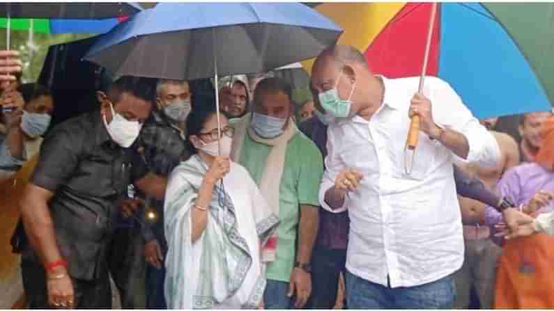 West Bengal Flood: ಪಶ್ಚಿಮ ಬಂಗಾಳದಲ್ಲಿ ಭಾರೀ ಪ್ರವಾಹ; ನೆರವು ನೀಡುವುದಾಗಿ ಸಿಎಂ ಮಮತಾ ಬ್ಯಾನರ್ಜಿಗೆ ಪ್ರಧಾನಿ ಮೋದಿ ಭರವಸೆ