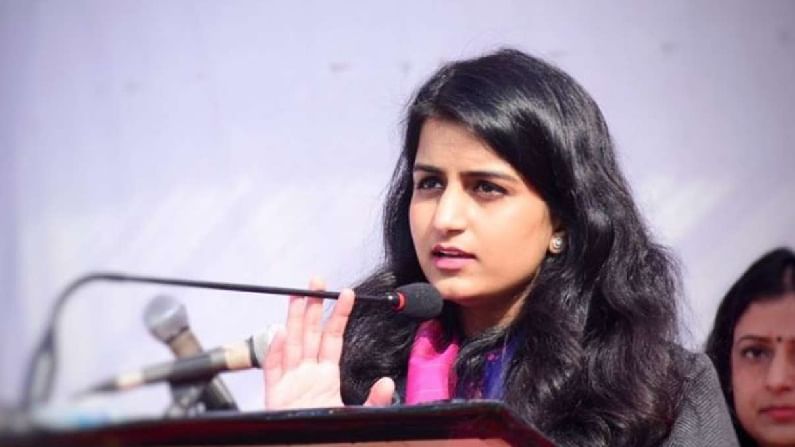 saumya sharma IAS