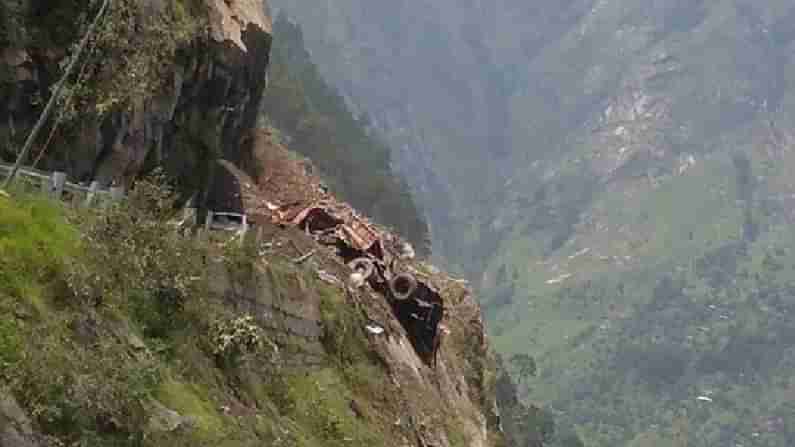 Himachal Pradesh Landslide: ಹಿಮಾಚಲ ಪ್ರದೇಶದಲ್ಲಿ ಭಾರೀ ಭೂಕುಸಿತ; ಮಣ್ಣಿನಡಿ ಸಿಲುಕಿದ 40ಕ್ಕೂ ಹೆಚ್ಚು ಜನ