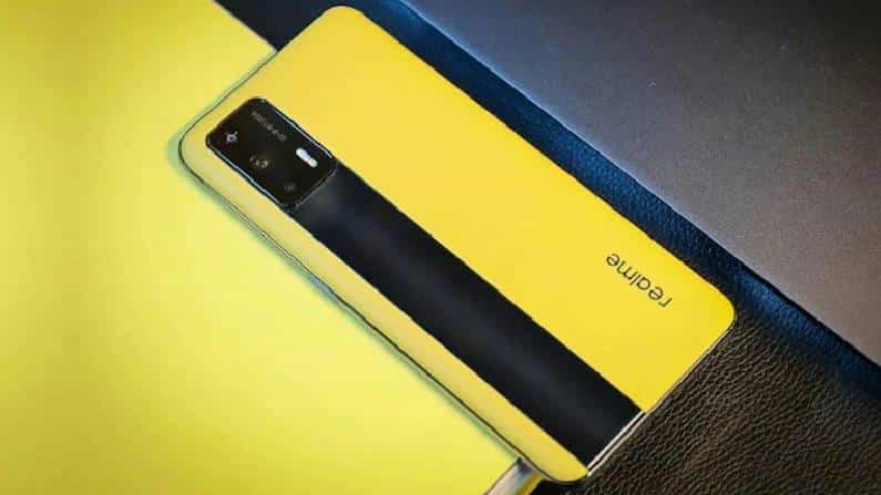 Realme ಕಂಪೆನಿಯು ತನ್ನ ನೂತನ ಸ್ಮಾರ್ಟ್ಫೋನ್ Realme GT 5G ಸಿರೀಸ್ನ್ನು ಭಾರತದಲ್ಲಿ ಬಿಡುಗಡೆ ಮಾಡಿದೆ. ಈ ಸಿರೀಸ್ ಅಡಿಯಲ್ಲಿ ಕಂಪನಿಯು ಎರಡು ಸ್ಮಾರ್ಟ್ಫೋನ್ಗಳನ್ನು ಪರಿಚಯಿಸಿಸದ್ದು, ಅದರಂತೆ Realme GT 5G ಮತ್ತು Realme GT 5G ಮಾಸ್ಟರ್ ಸ್ಮಾರ್ಟ್ಫೋನ್ಗಳು ಖರೀದಿಗೆ ಲಭ್ಯವಿರಲಿದೆ. ಇನ್ನು Realme GT ಸ್ಮಾರ್ಟ್ಫೋನ್ 8 GB RAM + 128 GB ಇನ್ಬಿಲ್ಟ್ ಸ್ಟೊರೇಜ್ ಹಾಗೂ 12 GB RAM + 256 GB ಸ್ಟೋರೇಜ್ನಲ್ಲಿ ಬಿಡುಗಡೆ ಮಾಡಲಾಗಿದೆ.
