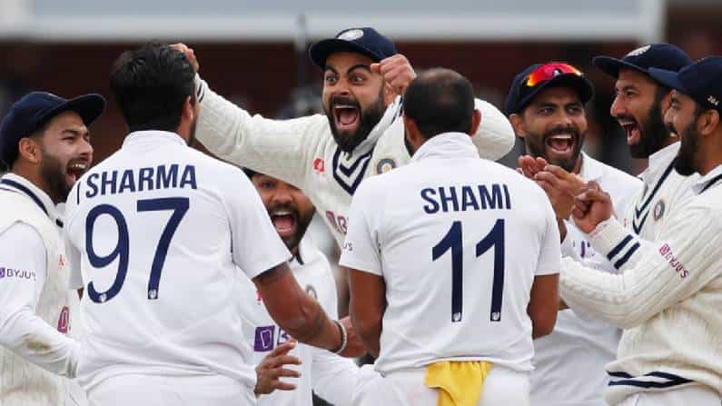 ನೂತನ ವಿಶ್ವ ಟೆಸ್ಟ್ ಚಾಂಪಿಯನ್ಶಿಪ್ (ICC World Test Championship 2021–23) ರ್ಯಾಂಕಿಂಗ್ ಪಟ್ಟಿಯಲ್ಲಿ ಟೀಮ್ ಇಂಡಿಯಾ (Team India) ಅಗ್ರಸ್ಥಾನಕ್ಕೇರಿದೆ. ಈ ಹಿಂದೆ ಅಗ್ರಸ್ಥಾನದಲ್ಲಿದ್ದ ವೆಸ್ಟ್ ಇಂಡೀಸ್ (West Indies) ಪಾಕಿಸ್ತಾನದ (Pakistan) ವಿರುದ್ದದ ಎರಡನೇ ಟೆಸ್ಟ್ ಪಂದ್ಯದಲ್ಲಿ ಸೋಲನುಭವಿಸಿ ಮೂರನೇ ಸ್ಥಾನಕ್ಕೆ ಕುಸಿದಿದೆ.
