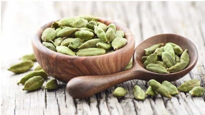 Health Tips: ಏಲಕ್ಕಿಯಲ್ಲಿದೆ ಮ್ಯಾಜಿಕ್; ಲೈಂಗಿಕ ಸಾಮರ್ಥ್ಯ ಹೆಚ್ಚಾಗಲು ಪುರುಷರು ಹೀಗೆ ಮಾಡಿ Health Tips: ಏಲಕ್ಕಿಯಲ್ಲಿದೆ ಮ್ಯಾಜಿಕ್; ಲೈಂಗಿಕ ಸಾಮರ್ಥ್ಯ ಹೆಚ್ಚಾಗಲು ಪುರುಷರು ಹೀಗೆ ಮಾಡಿ