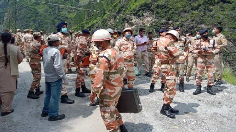 Kinnaur Landslide: ಹಿಮಾಚಲ ಪ್ರದೇಶದಲ್ಲಿ ಭೂಕುಸಿತ; 1 ಶವ ಪತ್ತೆ, 10 ಜನರ ರಕ್ಷಣೆ, ಸುಮಾರು 50 ಜನ ನಾಪತ್ತೆ Kinnaur Landslide: ಹಿಮಾಚಲ ಪ್ರದೇಶದಲ್ಲಿ ಭೂಕುಸಿತ; 1 ಶವ ಪತ್ತೆ, 10 ಜನರ ರಕ್ಷಣೆ, ಸುಮಾರು 50 ಜನ ನಾಪತ್ತೆ