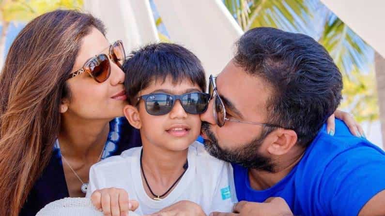 Viaan: ಅಪ್ಪನ ಅರೆಸ್ಟ್, ಅಮ್ಮನ ಕಣ್ಣೀರ ನಡುವೆ ಮೊದಲ ಪೋಸ್ಟ್ ಮಾಡಿದ ಶಿಲ್ಪಾ ಶೆಟ್ಟಿ ಮಗ Viaan: ಅಪ್ಪನ ಅರೆಸ್ಟ್, ಅಮ್ಮನ ಕಣ್ಣೀರ ನಡುವೆ ಮೊದಲ ಪೋಸ್ಟ್ ಮಾಡಿದ ಶಿಲ್ಪಾ ಶೆಟ್ಟಿ ಮಗ