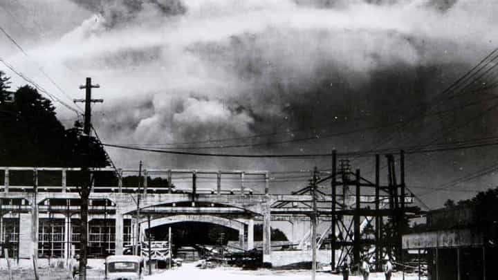 76th Hiroshima Day: ಎರಡನೇ ಮಹಾಯುದ್ಧದಲ್ಲಿ ಅಮೆರಿಕಾದ ಸೈನಿಕರ ವಿರುದ್ಧ ಕ್ರೌರ್ಯ ಮೆರೆದ ಜಪಾನ್ ಭಾರಿ ಬೆಲೆ ತೆರಬೇಕಾಯಿತು 76th Hiroshima Day: ಎರಡನೇ ಮಹಾಯುದ್ಧದಲ್ಲಿ ಅಮೆರಿಕಾದ ಸೈನಿಕರ ವಿರುದ್ಧ ಕ್ರೌರ್ಯ ಮೆರೆದ ಜಪಾನ್ ಭಾರಿ ಬೆಲೆ ತೆರಬೇಕಾಯಿತು