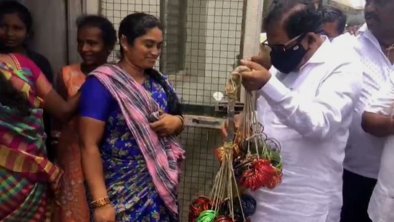 Ex dcm congress mla dr g parameshwara gets bangles for women in tumbadi village fair in koratagere taluk