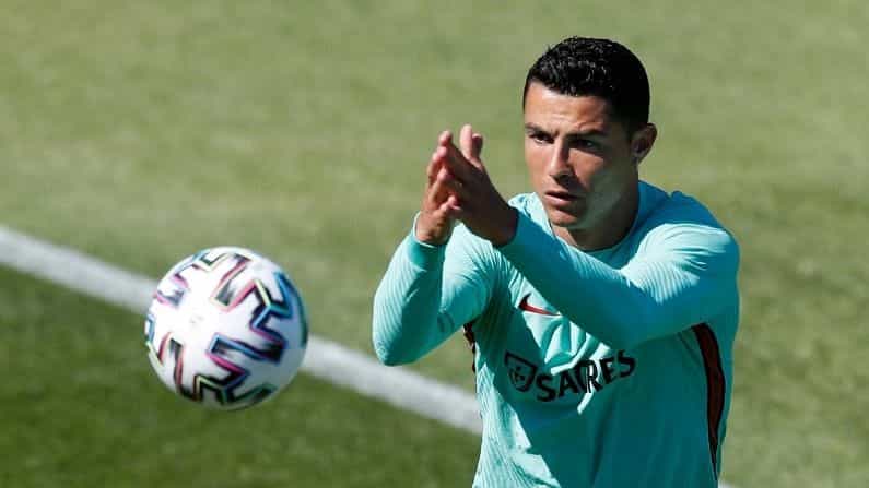 Cristiano Ronaldo: 12 ವರ್ಷಗಳ ಬಳಿಕ ತನ್ನ ಹಳೆಯ ಕ್ಲಬ್ ಮ್ಯಾಂಚೆಸ್ಟರ್ ಯುನೈಟೆಡ್ಗೆ ಮರಳಿದ ಕ್ರಿಸ್ಟಿಯಾನೊ ರೊನಾಲ್ಡೊ Cristiano Ronaldo: 12 ವರ್ಷಗಳ ಬಳಿಕ ತನ್ನ ಹಳೆಯ ಕ್ಲಬ್ ಮ್ಯಾಂಚೆಸ್ಟರ್ ಯುನೈಟೆಡ್ಗೆ ಮರಳಿದ ಕ್ರಿಸ್ಟಿಯಾನೊ ರೊನಾಲ್ಡೊ