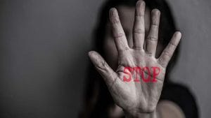 ಚಿಕ್ಕಮಗಳೂರು: ಬಟ್ಟೆ ಬದಲಿಸುವಾಗ ಅಪ್ರಾಪ್ತೆಯ ವಿಡಿಯೋ ಮಾಡಿ ಬೆದರಿಸಿ 2 ತಿಂಗಳು ನಿರಂತರ ಅತ್ಯಾಚಾರ; ಇಬ್ಬರ ಬಂಧನ