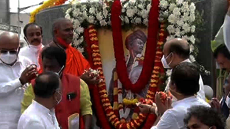ಹುಬ್ಬಳ್ಳಿ ವಿಮಾನ ನಿಲ್ದಾಣಕ್ಕೆ ಸಂಗೊಳ್ಳಿ ರಾಯಣ್ಣ, ಬೆಳಗಾವಿ ವಿಮಾನ ನಿಲ್ದಾಣಕ್ಕೆ ಚೆನ್ನಮ್ಮ ಹೆಸರಿಡಲು ಸಿಎಂಗೆ ಮನವಿ ಹುಬ್ಬಳ್ಳಿ ವಿಮಾನ ನಿಲ್ದಾಣಕ್ಕೆ ಸಂಗೊಳ್ಳಿ ರಾಯಣ್ಣ, ಬೆಳಗಾವಿ ವಿಮಾನ ನಿಲ್ದಾಣಕ್ಕೆ ಚೆನ್ನಮ್ಮ ಹೆಸರಿಡಲು ಸಿಎಂಗೆ ಮನವಿ