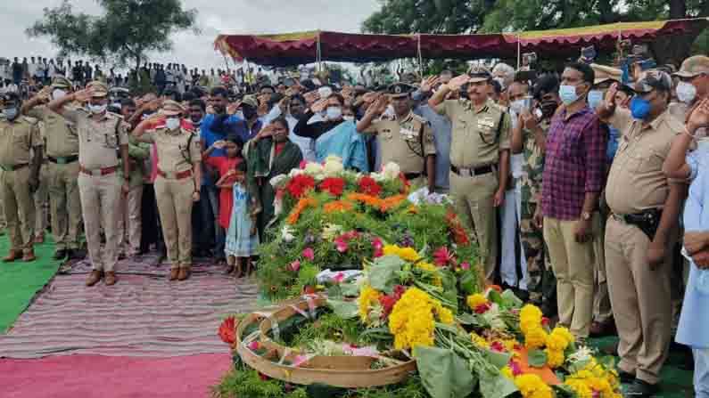 ತ್ರಿಪುರಾ ಗಡಿ ಭಾಗದಲ್ಲಿ ಉಗ್ರರ ಗುಂಡಿನ ದಾಳಿಗೆ ಕಲಬುರಗಿ ಯೋಧ ಹುತಾತ್ಮ, ಸಕಲ ಸರ್ಕಾರಿ ಗೌರವಗಳೊಂದಿಗೆ ಅಂತ್ಯ ಕ್ರಿಯೆ