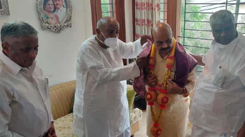 ಸಿಎಂ ಆದ ಕೂಡಲೆ ದೇವೇಗೌಡರ ಭೇಟಿಯ ಅಗತ್ಯವೇನಿತ್ತು?; ಬೊಮ್ಮಾಯಿ ವಿರುದ್ಧ ಪ್ರೀತಮ್ ಗೌಡ ಅಸಮಾಧಾನ ಸ್ಫೋಟ