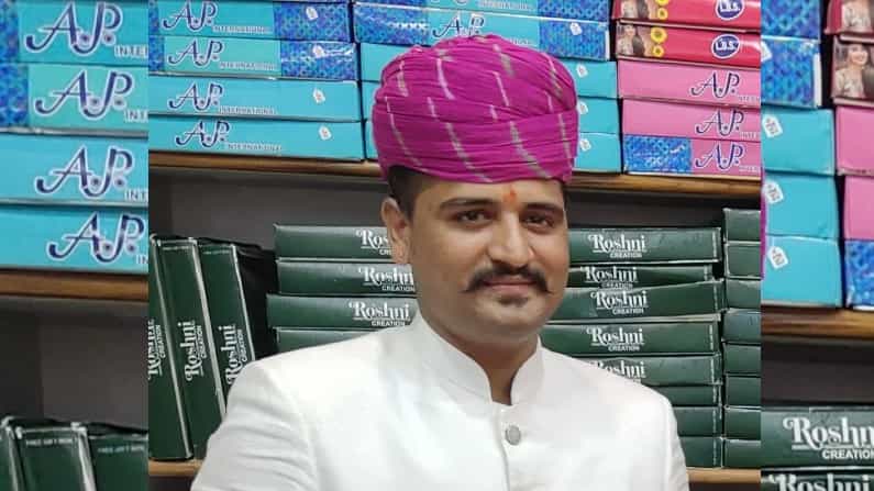 ಅಪರಾಧ ಸುದ್ದಿಗಳು: ಚಿತ್ರದುರ್ಗದಲ್ಲಿ ಗುಂಡು ಹಾರಿಸಿ ಬಟ್ಟೆ ವ್ಯಾಪಾರಿಯ ಹತ್ಯೆ; ದರೋಡೆಗೆ ಹೊಂಚುಹಾಕಿ ಕುಳಿತಿದ್ದ ಆರೋಪದಡಿ ಕೋಲಾರದಲ್ಲಿ ಇಬ್ಬರ ಬಂಧನ ಅಪರಾಧ ಸುದ್ದಿಗಳು: ಚಿತ್ರದುರ್ಗದಲ್ಲಿ ಗುಂಡು ಹಾರಿಸಿ ಬಟ್ಟೆ ವ್ಯಾಪಾರಿಯ ಹತ್ಯೆ; ದರೋಡೆಗೆ ಹೊಂಚುಹಾಕಿ ಕುಳಿತಿದ್ದ ಆರೋಪದಡಿ ಕೋಲಾರದಲ್ಲಿ ಇಬ್ಬರ ಬಂಧನ