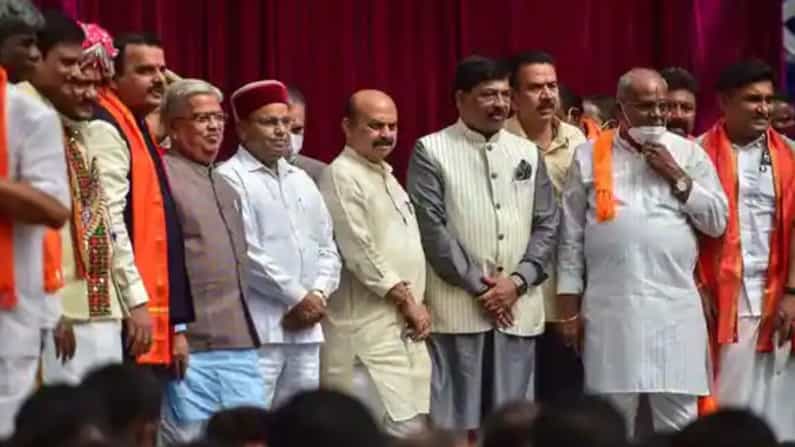 Opinion: ಖಾತೆ ಹಂಚಿಕೆಯ ನಿರೀಕ್ಷೆ, ಸವಾಲುಗಳ ನಡುವೆ ಸಾಧನೆಗೆ ಇರುವ ತಡೆಗೋಡೆ ಯಾವುದು? Opinion: ಖಾತೆ ಹಂಚಿಕೆಯ ನಿರೀಕ್ಷೆ, ಸವಾಲುಗಳ ನಡುವೆ ಸಾಧನೆಗೆ ಇರುವ ತಡೆಗೋಡೆ ಯಾವುದು?