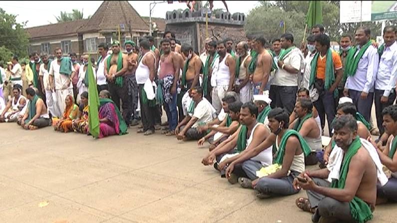 ವಿದ್ಯುತ್ ಖಾಸಗೀಕರಣ ವಿರೋಧಿಸಿ ರೈತರಿಂದ ಅರೆಬೆತ್ತಲೆ ಪ್ರತಿಭಟನೆ