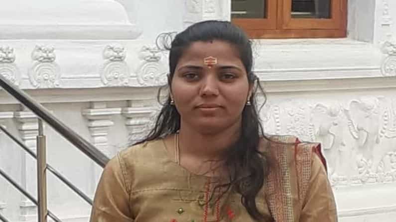 ಪಿಎಸ್ಐ ಆಗುವ ಛಲದಿಂದ ದೈಹಿಕ ಪರೀಕ್ಷೆಯಲ್ಲಿ 1.36 ನಿಮಿಷದಲ್ಲೇ 400 ಮೀಟರ್ ಓಡಿದ ಗರ್ಭಿಣಿ! ಪಿಎಸ್ಐ ಆಗುವ ಛಲದಿಂದ ದೈಹಿಕ ಪರೀಕ್ಷೆಯಲ್ಲಿ 1.36 ನಿಮಿಷದಲ್ಲೇ 400 ಮೀಟರ್ ಓಡಿದ ಗರ್ಭಿಣಿ!
