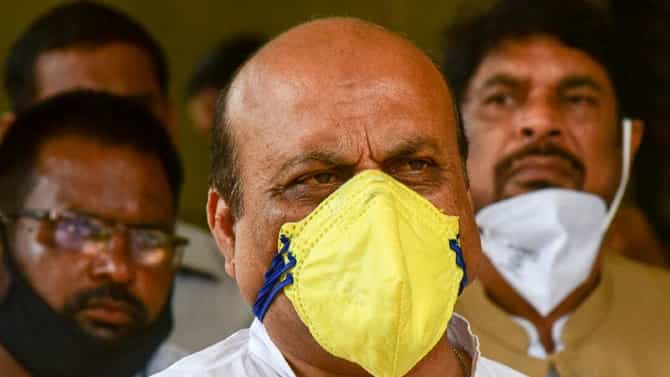 ಶಾಲೆಗಳಿಗೆ ಭೇಟಿ ನೀಡಿದ ಸಿಎಂ ಬಸವರಾಜ ಬೊಮ್ಮಾಯಿ; 1 ರಿಂದ 8ನೇ ತರಗತಿ ಆರಂಭದ ಬಗ್ಗೆಯೂ ಚರ್ಚೆ
