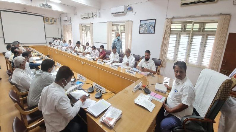Mysuru Neo Metro: ಮೈಸೂರು ನಗರದಲ್ಲಿ ಬಹುಮಹಡಿ ವಸತಿ ಸಂಕೀರ್ಣಗಳ ನಿರ್ಮಾಣ; ಸಾಂಸ್ಕೃತಿಕ ನಗರಿಯಲ್ಲಿ ತಲೆಯೆತ್ತಲಿದೆ ನಿಯೋ ಮೆಟ್ರೋ Mysuru Neo Metro: ಮೈಸೂರು ನಗರದಲ್ಲಿ ಬಹುಮಹಡಿ ವಸತಿ ಸಂಕೀರ್ಣಗಳ ನಿರ್ಮಾಣ; ಸಾಂಸ್ಕೃತಿಕ ನಗರಿಯಲ್ಲಿ ತಲೆಯೆತ್ತಲಿದೆ ನಿಯೋ ಮೆಟ್ರೋ